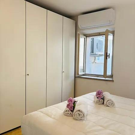 Living Apartment *